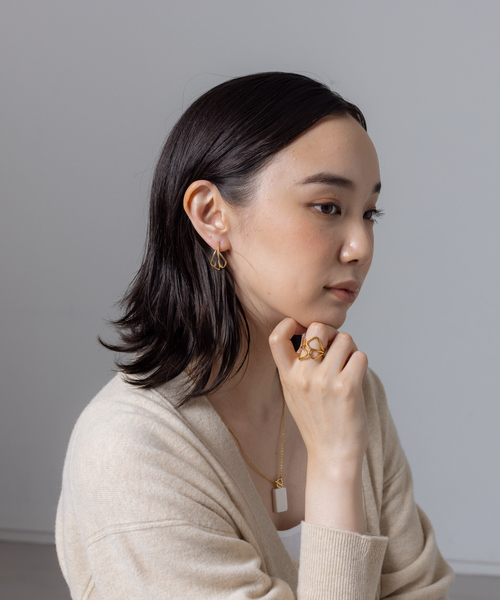 SOKO（ソコ）の「【SOKO/ソコ】WARIDI THREADER ピアス（ピアス（両耳用）・レディース・ゴールド・フリー）」の5枚目の写真