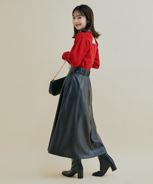 VIS（ビス）の「フェミニンスタイルが決まるシルエット！ ヴィーガンレザーパンチングフレアースカート（スカート・レディース・ブラック/ブラウン系その他2・S/M）」の15枚目の写真