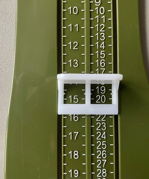 OMNES（オムネス）の「キッズ用フットメジャー（シューズ小物/雑貨・キッズ・パープル/ネイビー/グレー/カーキ/モスグリーン/サーモンピンク・FREE）」の7枚目の写真