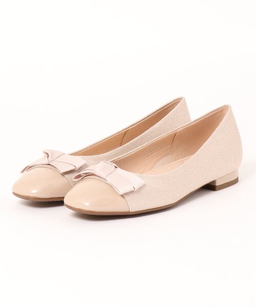 UnReef(アンリーフ)の「リボンモチーフトゥーキャップカッターパンプス(パンプス・レディース・ベージュ系その他2/ブラック/ブラック×ホワイト/ベージュ/ネイビー/グレー/プラチナム/ベージュ系その他6/ブラック系その他/ライトグレー/ベージュ系その他/ブルー系その他6/ブラック系その他6・23.5cm/24.5cm/22.5cm/24.0cm/23.0cm)」の9枚目の写真