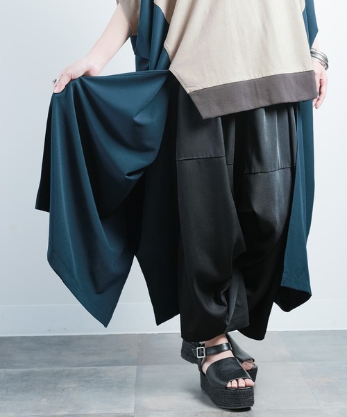 osharewalker（オシャレウォーカー）の「【廃盤】『異素材ドッキング変形デザインカットソー』（Tシャツ/カットソー・レディース・グレイッシュベージュ/ブラック・FREE）」の11枚目の写真