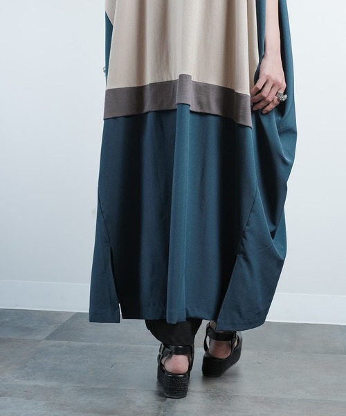 osharewalker（オシャレウォーカー）の「【廃盤】『異素材ドッキング変形デザインカットソー』（Tシャツ/カットソー・レディース・グレイッシュベージュ/ブラック・FREE）」の12枚目の写真