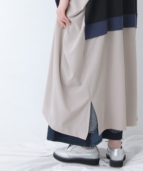 osharewalker（オシャレウォーカー）の「【廃盤】『異素材ドッキング変形デザインカットソー』（Tシャツ/カットソー・レディース・グレイッシュベージュ/ブラック・FREE）」の17枚目の写真