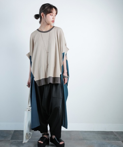 osharewalker（オシャレウォーカー）の「【廃盤】『異素材ドッキング変形デザインカットソー』（Tシャツ/カットソー・レディース・グレイッシュベージュ/ブラック・FREE）」の5枚目の写真