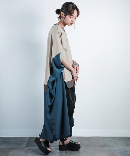 osharewalker（オシャレウォーカー）の「【廃盤】『異素材ドッキング変形デザインカットソー』（Tシャツ/カットソー・レディース・グレイッシュベージュ/ブラック・FREE）」の7枚目の写真