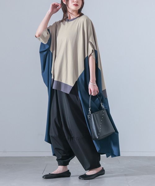 osharewalker(オシャレウォーカー)の「『異素材ドッキング変形デザインカットソー』(Tシャツ/カットソー・レディース・グレイッシュベージュ/ブラック・FREE)」の10枚目の写真