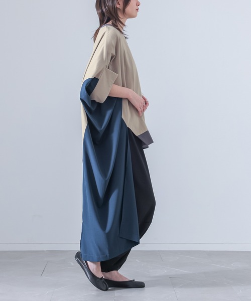 osharewalker(オシャレウォーカー)の「『異素材ドッキング変形デザインカットソー』(Tシャツ/カットソー・レディース・グレイッシュベージュ/ブラック・FREE)」の9枚目の写真