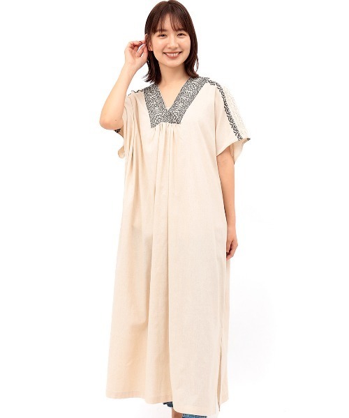 チチカカ（チチカカ）の「キカクロス刺繍ワンピース（ワンピース・レディース・ベージュ/カーキ/モカ・FREE）」の7枚目の写真