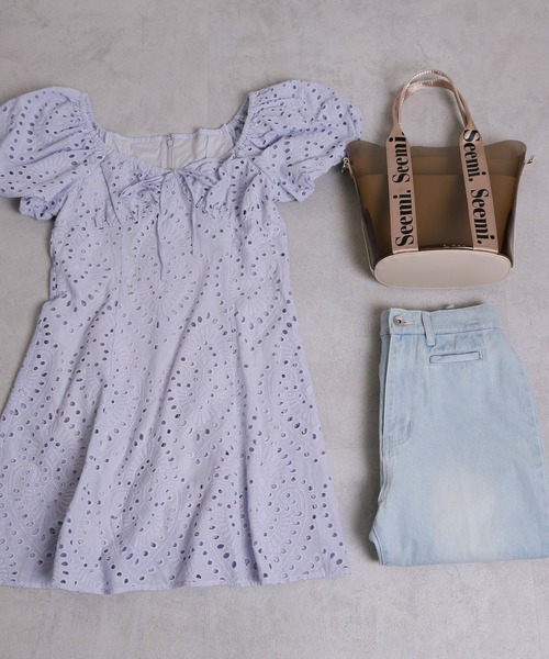 Seemi. byNICECLAUP（ シーミーバイナイスクラップ）の「Seemi　PVCロゴバック（ショルダーバッグ・レディース・ブラック/アイボリー・ONE SIZE）」の10枚目の写真