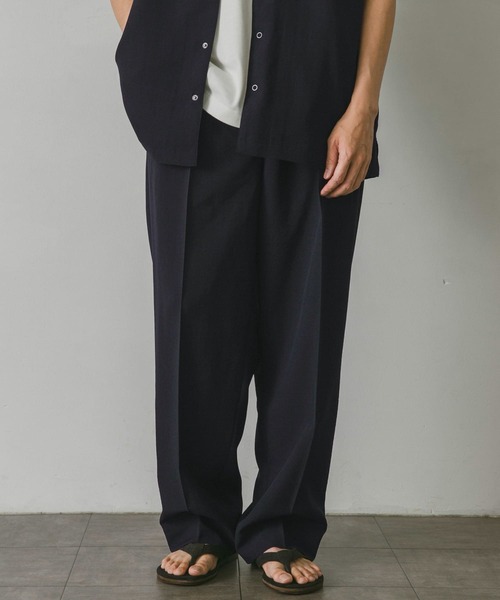 URBAN RESEARCH DOORS（アーバンリサーチドアーズ）の「イージーケア2タックトラウザー（その他パンツ・メンズ・ネイビー/ブラウン/グリーン・MEDIUM/LARGE）」の4枚目の写真