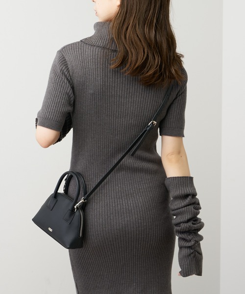 Chico（チコ）の「【2022AW】アームウォーマータートルミニニットワンピース（ワンピース・レディース・ブラック/グレー/グレイッシュベージュ/グリーン・FREE）」の22枚目の写真