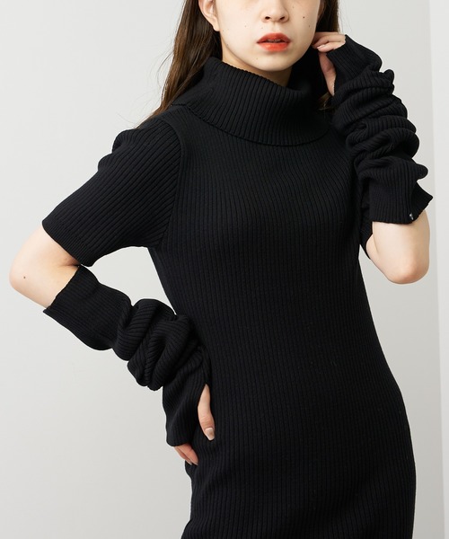 Chico（チコ）の「【2022AW】アームウォーマータートルミニニットワンピース（ワンピース・レディース・ブラック/グレー/グレイッシュベージュ/グリーン・FREE）」の9枚目の写真