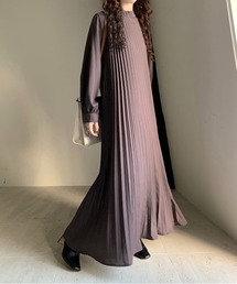 プリーツロングワンピース