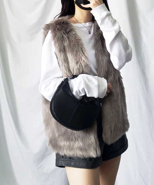 me+em select(ミームセレクト)の「※※【 新色追加 】ボリュームフェイクファーベスト(ベスト・レディース・モカ/グレイッシュベージュ/チャコールグレー/ブラウン系その他・MEDIUM)」の11枚目の写真