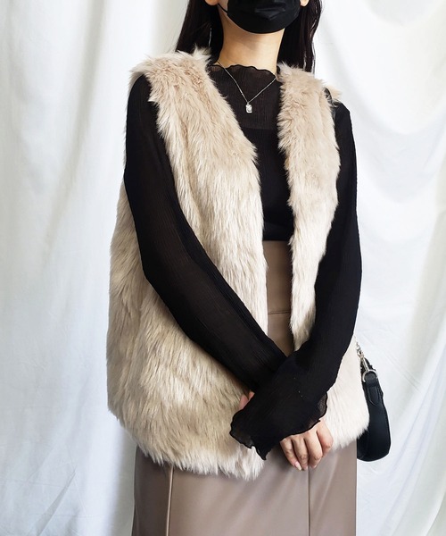 me+em select(ミームセレクト)の「※※【 新色追加 】ボリュームフェイクファーベスト(ベスト・レディース・モカ/グレイッシュベージュ/チャコールグレー/ブラウン系その他・MEDIUM)」の13枚目の写真