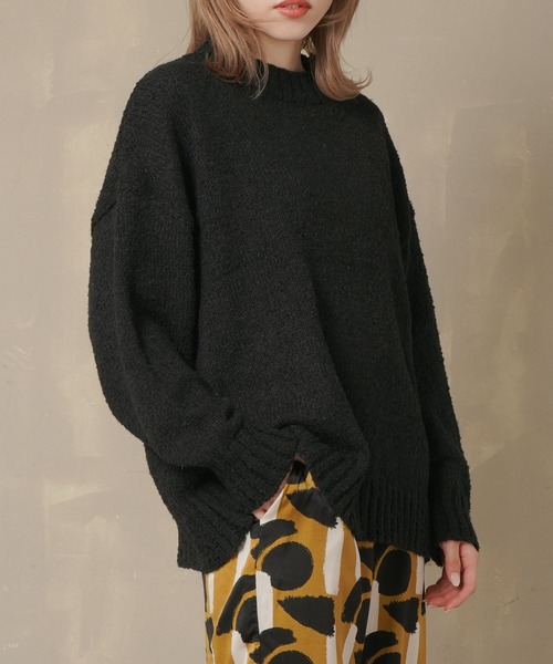 Lull(ルル)の「【Lull / ルル】ブークレゆるニット(ニット/セーター・レディース・グリーン/オレンジ/パープル/アイボリー/ブラック・ONESIZE)」の3枚目の写真