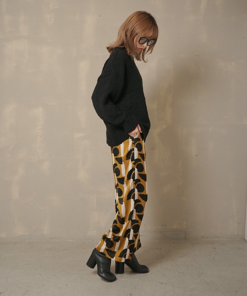 Lull(ルル)の「【Lull / ルル】ブークレゆるニット(ニット/セーター・レディース・グリーン/オレンジ/パープル/アイボリー/ブラック・ONESIZE)」の18枚目の写真