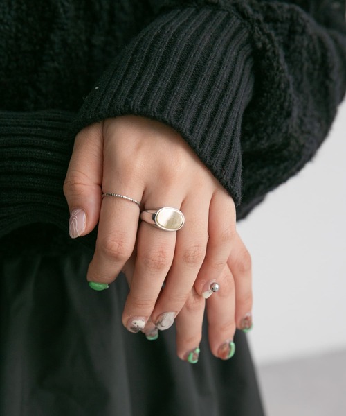 KBF（ケイビーエフ）の「バイカラープレートリング（リング・レディース・シルバー/ゴールド・ONE）」の3枚目の写真