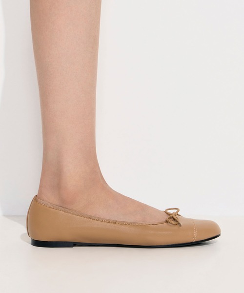 CHARLES & KEITH（チャールズ & キース）の「ラウンド スクエアトゥボウバレリーナ（バレエシューズ・レディース・イエロー/ホワイト/ブラック/ブラウン系その他・22.5cm/23cm/23.5cm/24.5cm/25cm/25.5cm）」の4枚目の写真