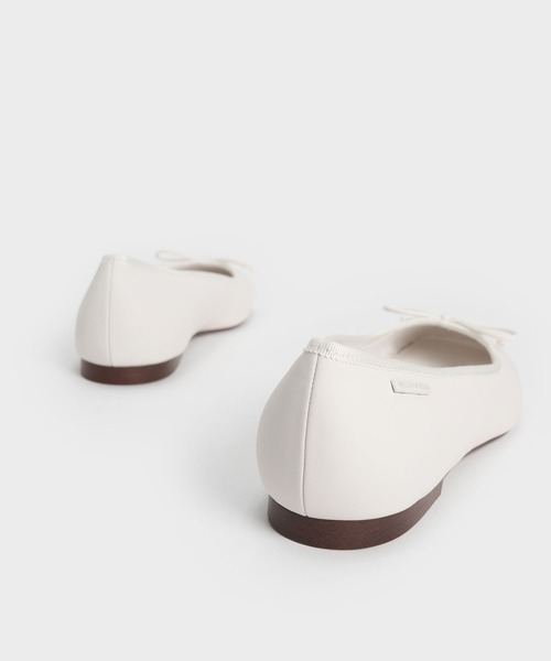 CHARLES & KEITH（チャールズ & キース）の「ラウンド スクエアトゥボウバレリーナ（バレエシューズ・レディース・イエロー/ホワイト/ブラック/ブラウン系その他・22.5cm/23cm/23.5cm/24.5cm/25cm/25.5cm）」の14枚目の写真