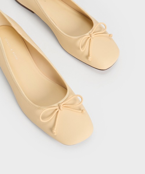 CHARLES & KEITH（チャールズ & キース）の「ラウンド スクエアトゥボウバレリーナ（バレエシューズ・レディース・イエロー/ホワイト/ブラック/ブラウン系その他・22.5cm/23cm/23.5cm/24.5cm/25cm/25.5cm）」の17枚目の写真