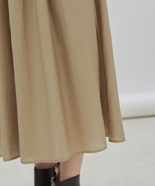 SALON adam et rope'（サロン アダム エ ロペ）の「ウエストギャザーキーネックワンピース（ワンピース・レディース・ベージュ/ブラック・FREE）」の20枚目の写真