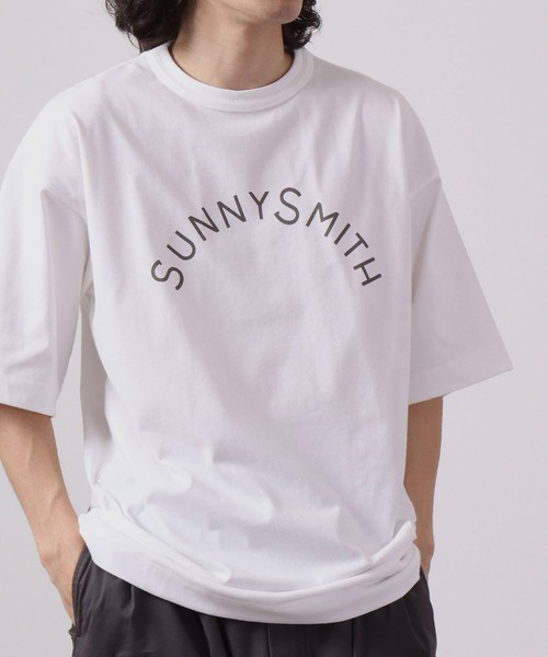 Sunny Smith(サニースミス)の「Sunnysmith へビーオンス Cool Smith Standard Arch Logo 半袖Tシャツ(Tシャツ/カットソー・メンズ・ホワイト/ネイビー/レッド/オフホワイト/グリーン/チャコール・M/L)」の3枚目の写真