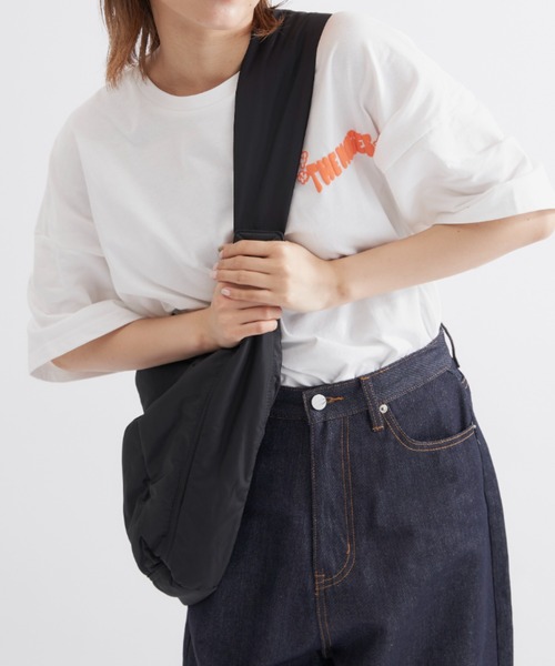 EDIT Gris（エディットグリ）の「【A4サイズ収納可能】ナイロンショルダーバッグ（ショルダーバッグ・レディース・ブラック/ホワイト/グリーン・FREE）」の15枚目の写真