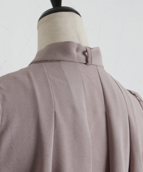 tocco closet(トッコ クローゼット)の「【ZOZO限定】2WAYボウタイリボン付きバー釦タックブラウス(シャツ/ブラウス・レディース・ブラック/ライトベージュ/オフホワイト・M)」の14枚目の写真