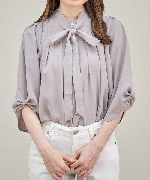 tocco closet(トッコ クローゼット)の「【ZOZO限定】2WAYボウタイリボン付きバー釦タックブラウス(シャツ/ブラウス・レディース・ブラック/ライトベージュ/オフホワイト・M)」の6枚目の写真
