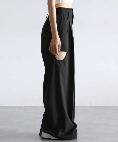 PAGEBOY（ページボーイ）の「カットアウトワイドパンツ（その他パンツ・レディース・チャコールグレー/ブラック・FREE）」の11枚目の写真