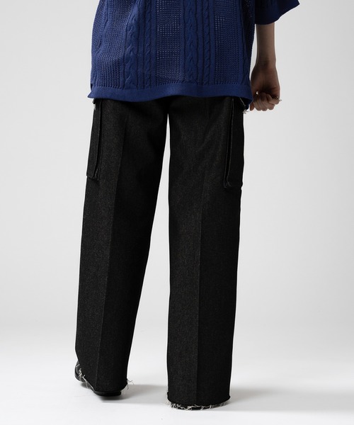 selle glant(セレグランテ)の「MILITARY CARGO DENIM PANTS/ミリタリーカーゴデニムパンツ(デニムパンツ・メンズ・ブラック/ダークインディゴブルー・SMALL/MEDIUM/LARGE)」の4枚目の写真