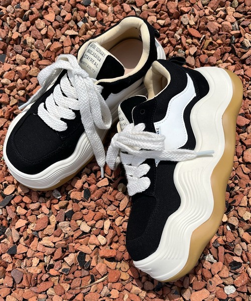 Nana(ナナ)（ナナ）の「なみなみソールスニーカー（スニーカー・レディース・ブラック・22.5cm/23cm/23.5cm/24cm/24.5cm/25cm）」の5枚目の写真