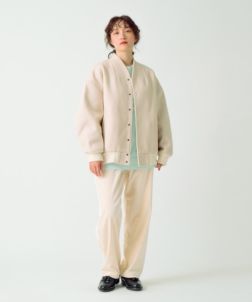 kha:ki（カーキ）の「「KHA:KI / カーキ」COLLARLESS VARSITY JACKET（スタジャン・レディース・アイボリー/ネイビー/オリーブ/ブラウン系その他・2/1）」の21枚目の写真