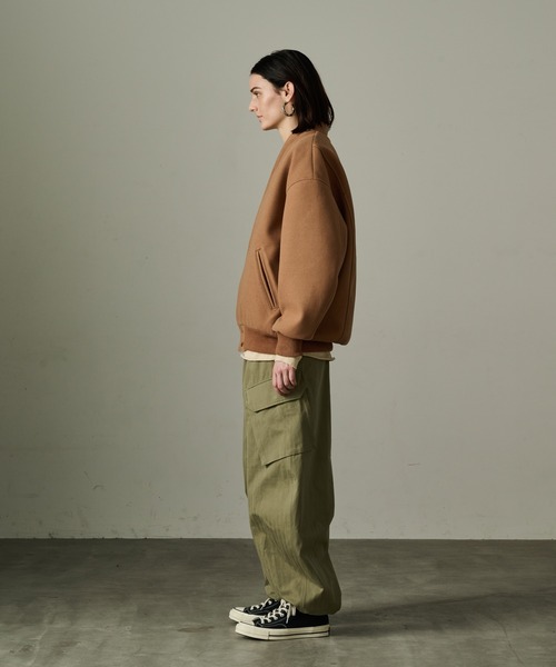 kha:ki（カーキ）の「「KHA:KI / カーキ」COLLARLESS VARSITY JACKET（スタジャン・レディース・アイボリー/ネイビー/オリーブ/ブラウン系その他・2/1）」の12枚目の写真