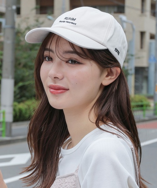 Honeys（ハニーズ）の「配色ロゴキャップ（キャップ・レディース・ブラック/エンジ/アイボリー・FREE）」の2枚目の写真