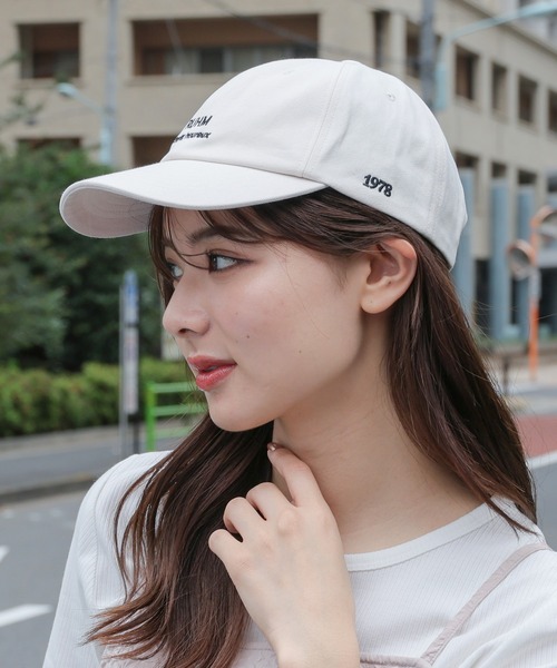 Honeys（ハニーズ）の「配色ロゴキャップ（キャップ・レディース・ブラック/エンジ/アイボリー・FREE）」の8枚目の写真