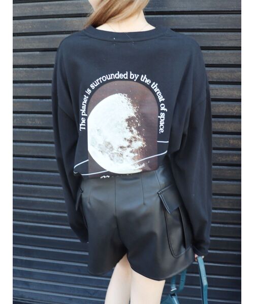 EVRIS（エヴリス）の「MOONLIGHT ロンT（Tシャツ/カットソー・レディース・ホワイト/ブラック・FREE）」の2枚目の写真