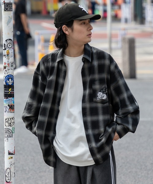 kutir（クティール）の「ダイス刺繍オンブレチェックビック長袖シャツ（シャツ/ブラウス・メンズ・パープル/ライトグレー/グレー・SMALL/MEDIUM/LARGE）」の6枚目の写真