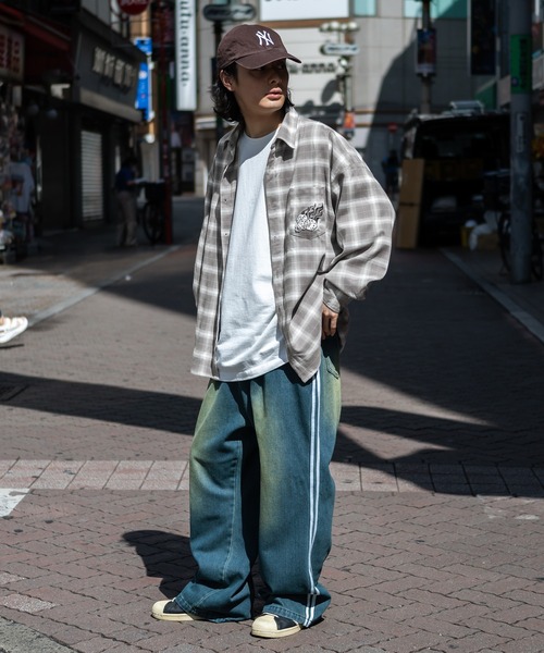 kutir（クティール）の「ダイス刺繍オンブレチェックビック長袖シャツ