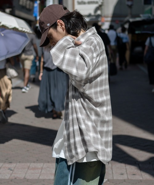 kutir（クティール）の「ダイス刺繍オンブレチェックビック長袖シャツ