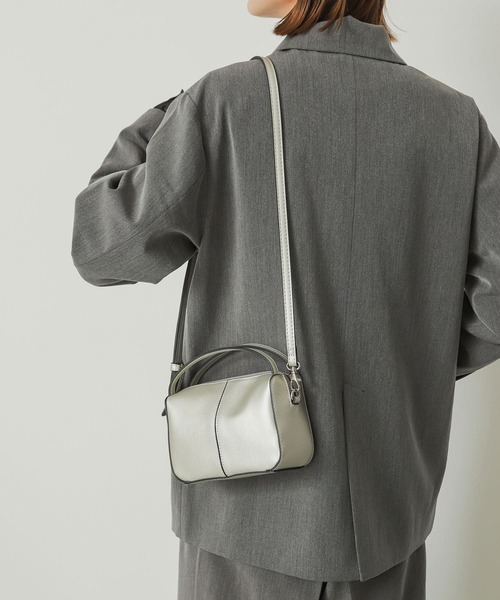 SENSE OF PLACE by URBAN RESEARCH（センスオブプレイスバイアーバンリサーチ）の「2WAYセンターシームプチショルダーバッグ（ショルダーバッグ・レディース・ブラック/アイボリー/ブルー/シルバー・ONE）」の4枚目の写真