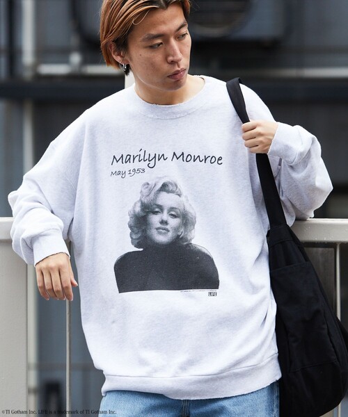 LIFE(ライフ)の「LIFE/ライフ 別注 LIFE Marilyn Monroe コラボフォト クルーネックスウェット/ダメージ加工/ユーズド加工/ビックシルエット(スウェット・メンズ・スミクロ/アッシュグレー・SMALL/MEDIUM/LARGE)」の7枚目の写真