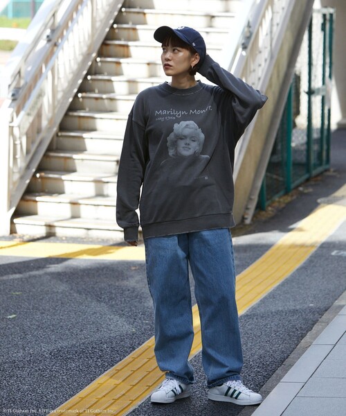 LIFE(ライフ)の「LIFE/ライフ 別注 LIFE Marilyn Monroe コラボフォト クルーネックスウェット/ダメージ加工/ユーズド加工/ビックシルエット(スウェット・メンズ・スミクロ/アッシュグレー・SMALL/MEDIUM/LARGE)」の13枚目の写真
