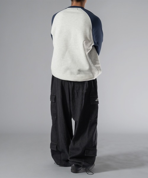 kutir（クティール）の「【低身長向けアイテム】裾絞り配色ラグランスウェット（スウェット・メンズ・ブラック/ネイビー・FREE）」の18枚目の写真