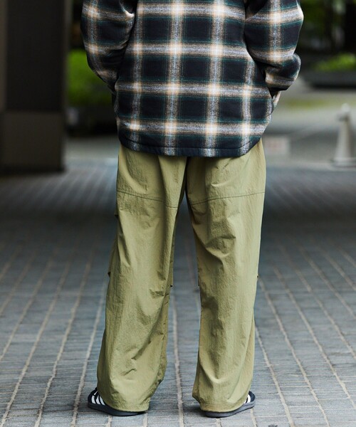 FREAK'S STORE（フリークスストア）の「FREAK’S STORE/フリークスストア バルーンシルエット ナイロン オーバーパンツ（その他パンツ・メンズ・ブラック/ベージュ/グレー/オリーブ・SMALL/MEDIUM/LARGE）」の6枚目の写真