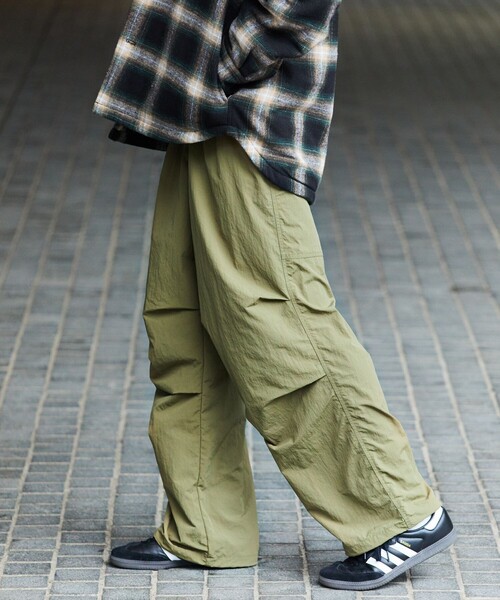 FREAK'S STORE（フリークスストア）の「FREAK’S STORE/フリークスストア バルーンシルエット ナイロン オーバーパンツ（その他パンツ・メンズ・ブラック/ベージュ/グレー/オリーブ・SMALL/MEDIUM/LARGE）」の8枚目の写真