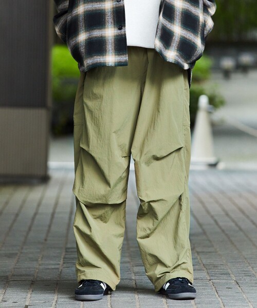 FREAK'S STORE（フリークスストア）の「FREAK’S STORE/フリークスストア バルーンシルエット ナイロン オーバーパンツ（その他パンツ・メンズ・ブラック/ベージュ/グレー/オリーブ・SMALL/MEDIUM/LARGE）」の9枚目の写真