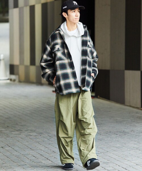 FREAK'S STORE（フリークスストア）の「FREAK’S STORE/フリークスストア バルーンシルエット ナイロン オーバーパンツ（その他パンツ・メンズ・ブラック/ベージュ/グレー/オリーブ・SMALL/MEDIUM/LARGE）」の10枚目の写真