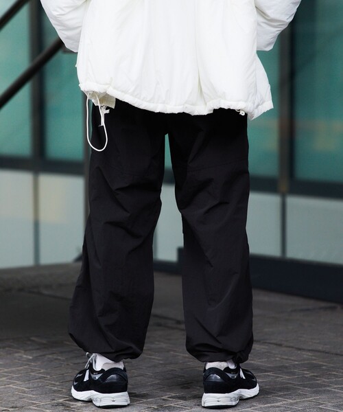 FREAK'S STORE（フリークスストア）の「FREAK’S STORE/フリークスストア バルーンシルエット ナイロン オーバーパンツ（その他パンツ・メンズ・ブラック/ベージュ/グレー/オリーブ・SMALL/MEDIUM/LARGE）」の15枚目の写真